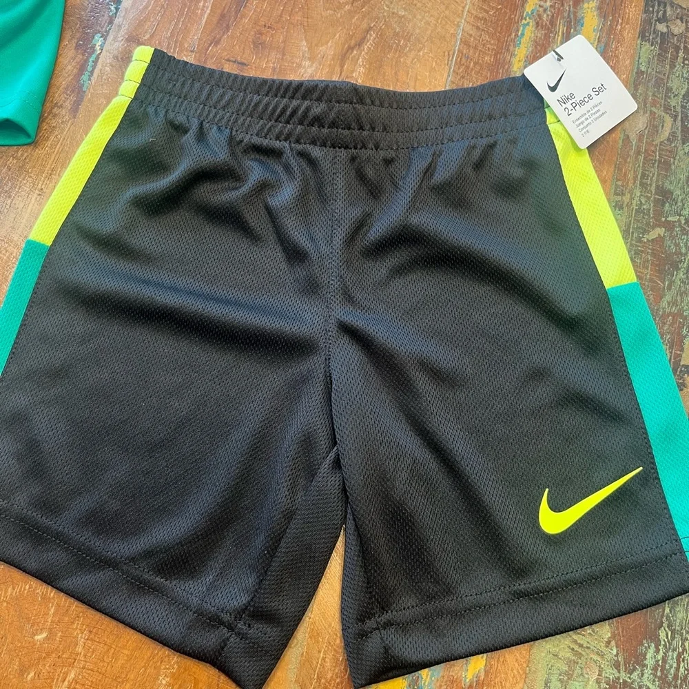 NWT Nike Boys 2 Piece Shorts Set - Picture 5 of 6